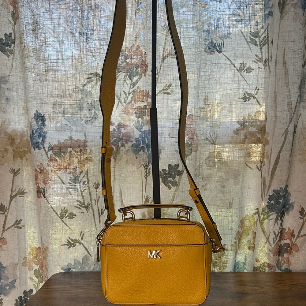 Michael Kors Mott Mini Crossbody Sunflower Yellow - Picture 3 of 7